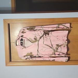 Woman's long-sleeved Realtree XL shirt